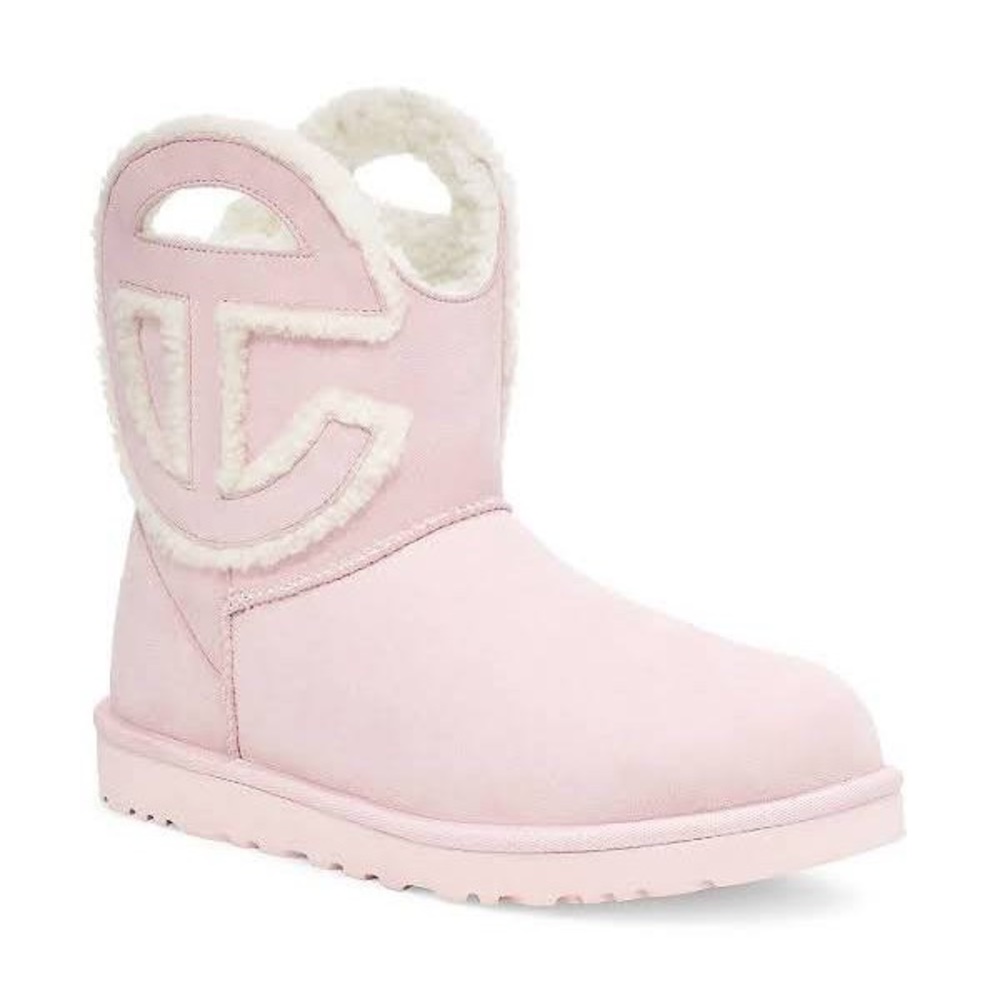 Telfar Uggs pink US size 5 brand new never worn before with tags